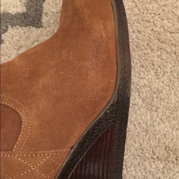 Boots - Picture 3 of 4