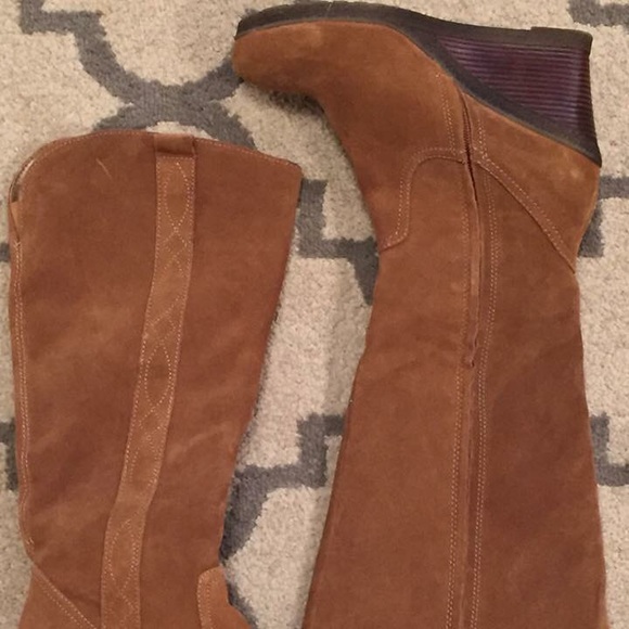 Boots - Picture 4 of 4