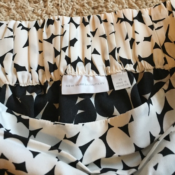 Skirt - Picture 2 of 3