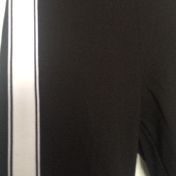 Black leggings NWOT - Picture 2 of 3