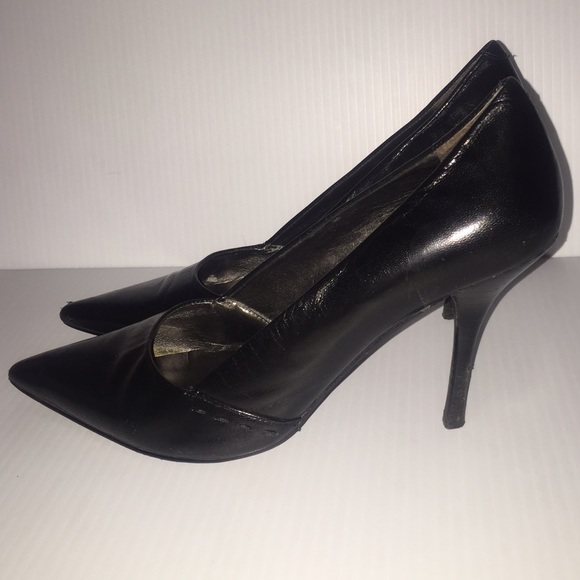 Black Pumps with Stitch Detail - Picture 2 of 4