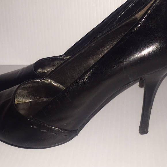 Black Pumps with Stitch Detail - Picture 4 of 4