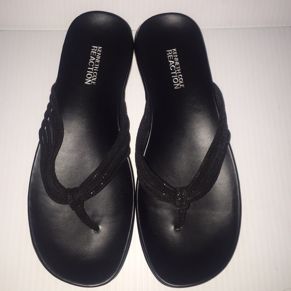 Kenneth Cole Reaction Thong Sandals