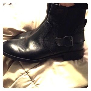 Nine West Black Leather Booties 9.5 with box