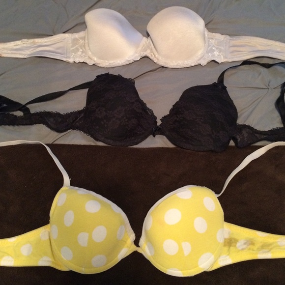 Bras - Picture 2 of 3