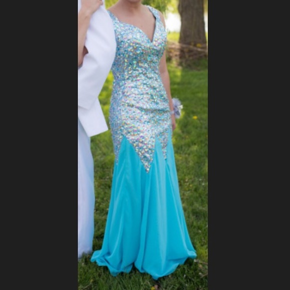 Ice blue mermaid style dress - Picture 1 of 3