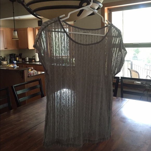 Flattering Lace Top - Picture 2 of 4