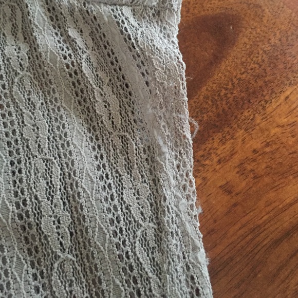 Flattering Lace Top - Picture 4 of 4