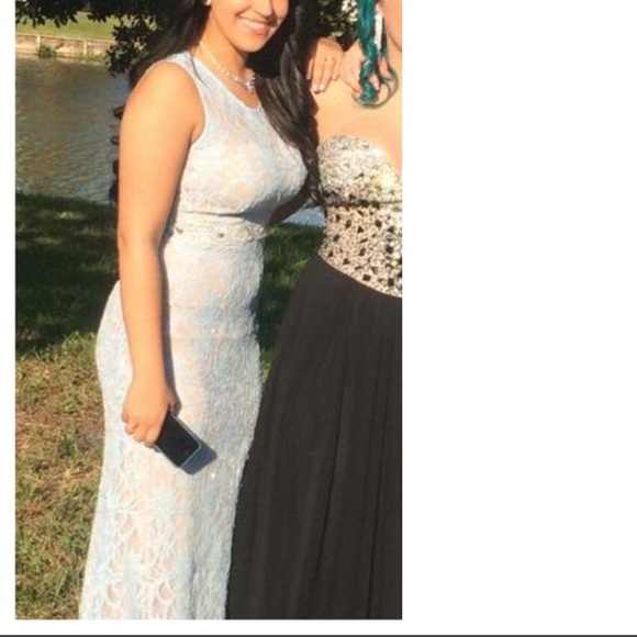Prom dress - Picture 1 of 4