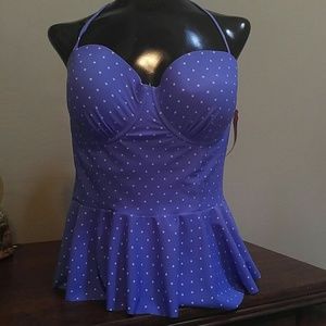 💐TOP TRENDS HOST PICK💐 NWOT 👙 Top