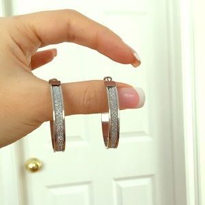 ⬇️Fashion jewelry hoop earrings