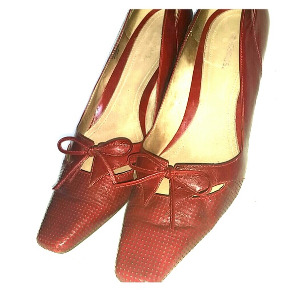Red 2" kitty heels