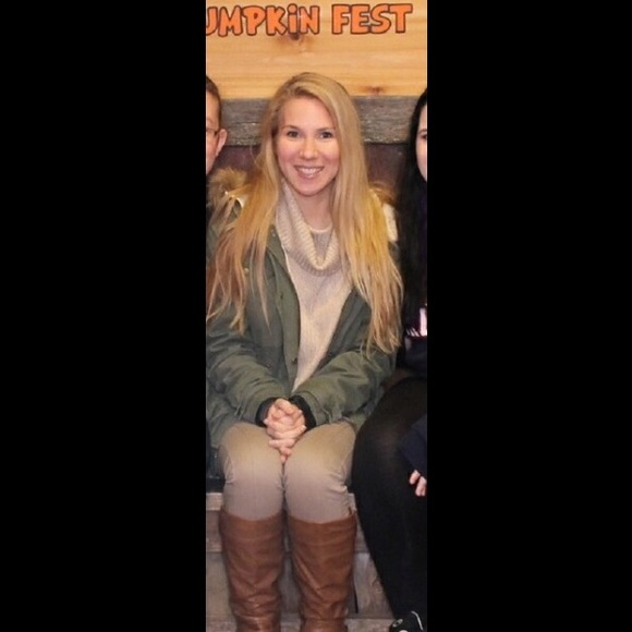 Meet your Posher, Yvonne - Picture 1 of 1