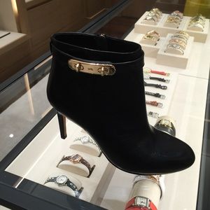 Meet your Posher, Deann