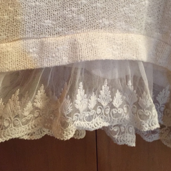 Lightweight cream sweater w/lace, S - Picture 3 of 4
