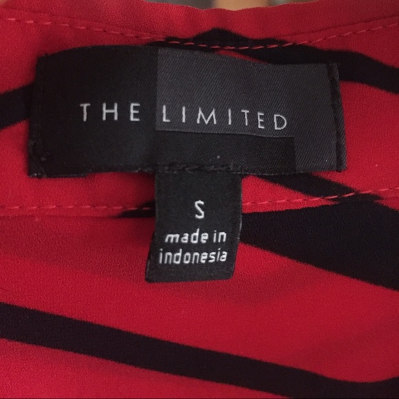 Chevron Strip V-Neck - Picture 4 of 4