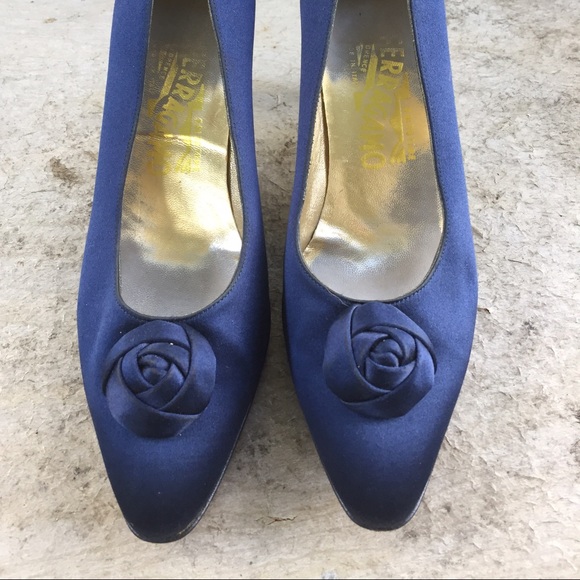 Salvatore Ferragamo navy satin pumps