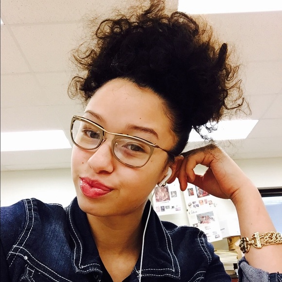 MEET YOUR SELLER, Hi I'm Monica‼️😘