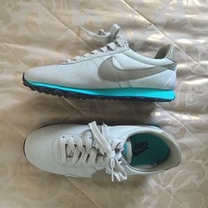 Nike aqua and nude shoes