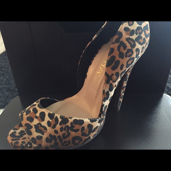 Cheetah Print Pump - image 2