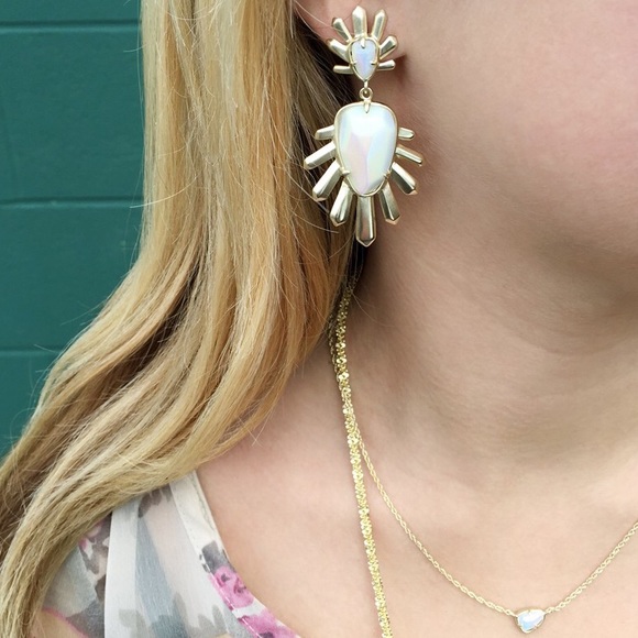 Kendra Scott iridescent statement earrings 85$