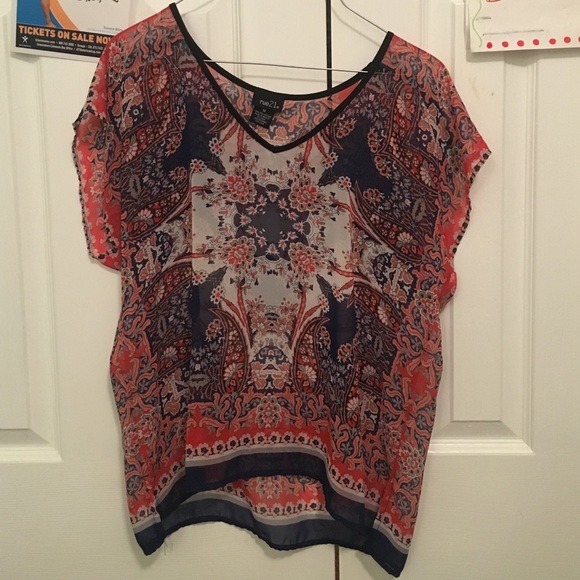 Rue 21 top
