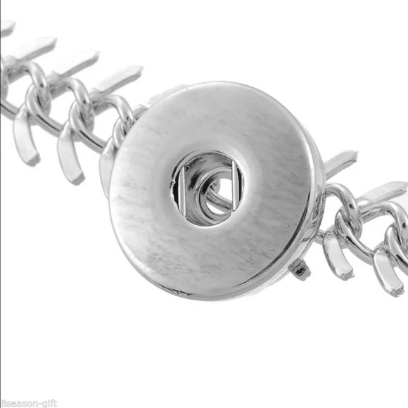 Fish scale button bracelet - Picture 2 of 2