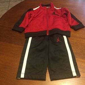 Boys Jordans sweat suit