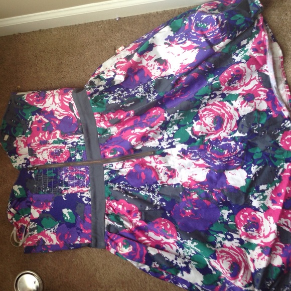 Strapless dress - Picture 2 of 3