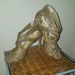 Gianni Bini Gold Heels