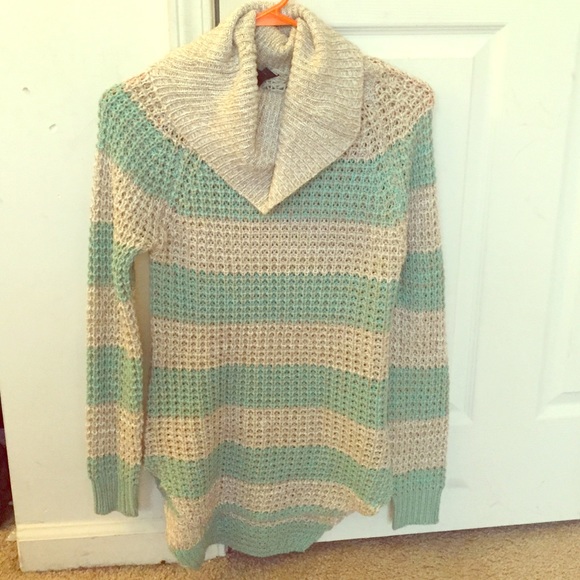 Knitted Cowl/Turtle neck Sweater