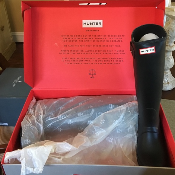 Brand new Hunter boots size 8 - original style