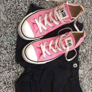 Pink lightly used converse
