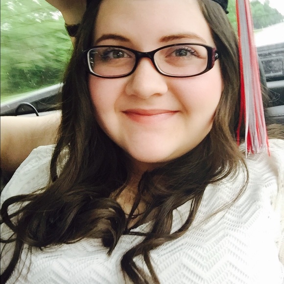 Meet your Posher, Taylor - Picture 1 of 1