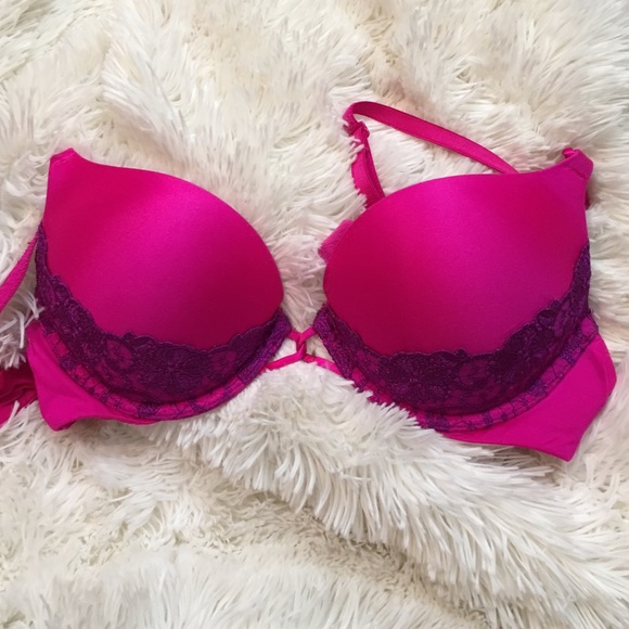 Victoria's Secret bombshell miraculous bra 32B