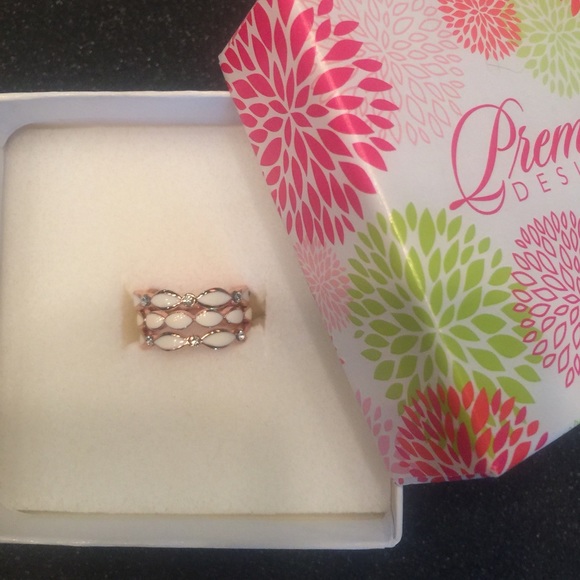 Premier Designs- Rose Gold/ Ivory stackable rings
