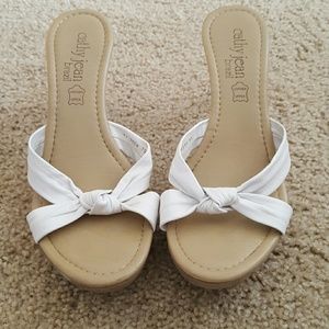 Cathy Jean white sandal pumps size 10