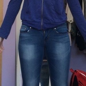 Cropped light wash jeans