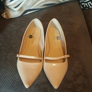 Pale pink patent pointy toe flat