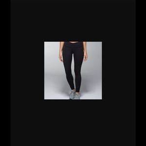 Not selling*. ISO size 6 straight leg Astro pant!