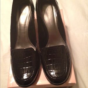 Black Bandolino loafers