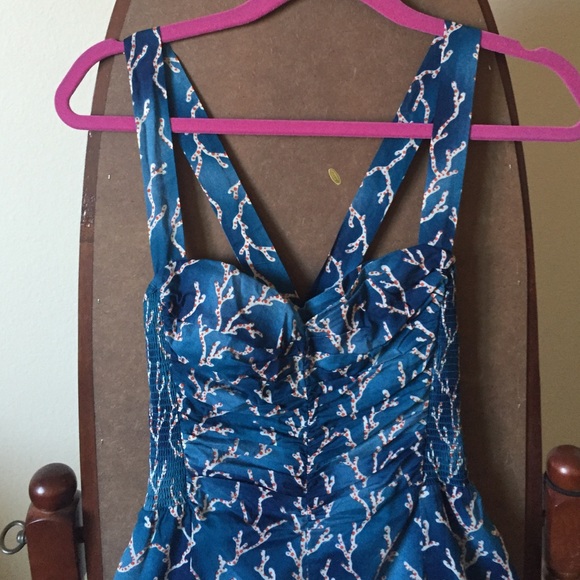 Dress - Picture 2 of 4