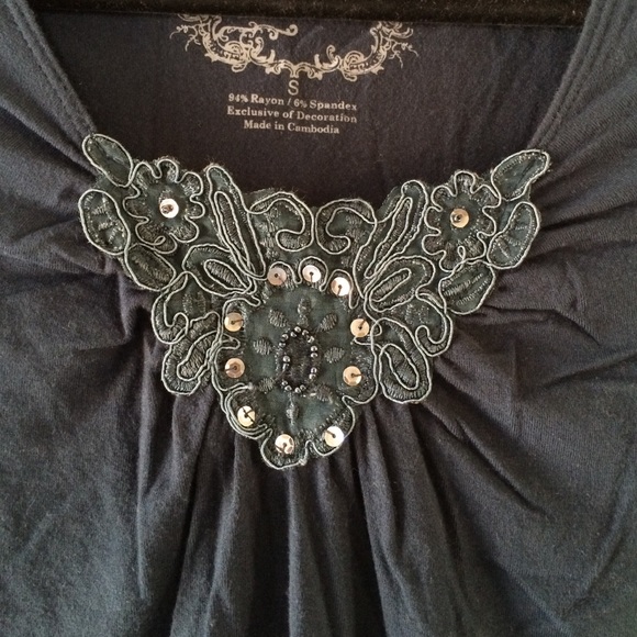 Top - Picture 2 of 4