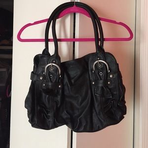 Medium sized purse, good condition