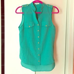 Off brand sleeveless top