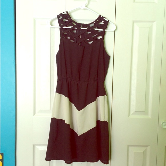 Beautiful chevron dress with criss cross detail