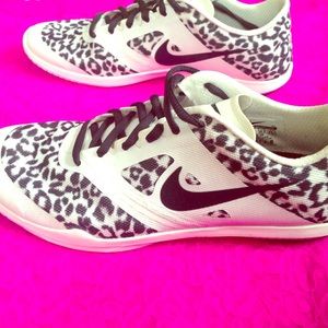 RARE CHEETAH NIKES💎💎