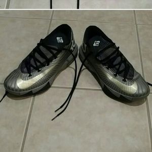 Reposhing men's nike kd