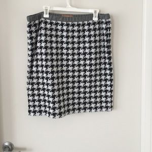 Houndstooth skirt