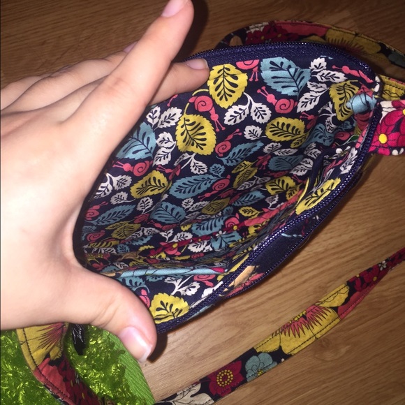 Vera Bradley Cross Body Purse in Happy Snails - Picture 2 of 4